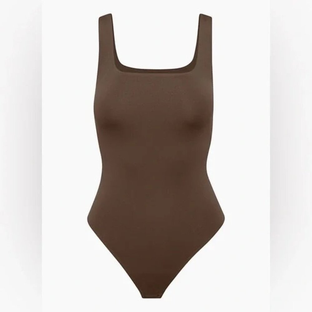 Aritzia Babaton Contour Tank Bodysuit in size S!